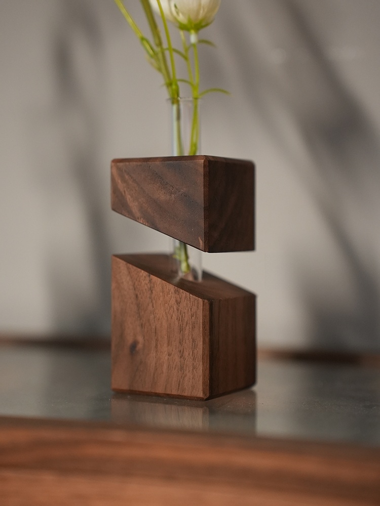 مزهرية زجاجية هندسية على الطرا - مراجعة Glass Vase Nordic وسعره